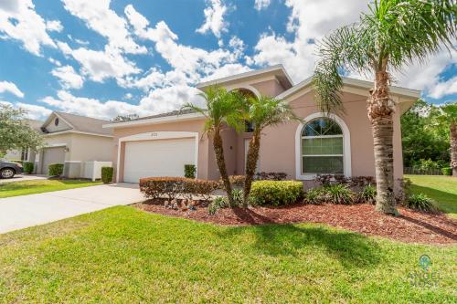 Home with Private Pool Near Lake and Disney World, Kissimmee, United States