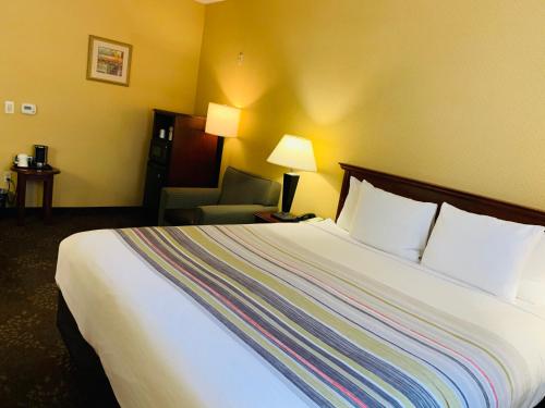 Country Inn & Suites by Radisson, San Jose International Airport, CA Image
