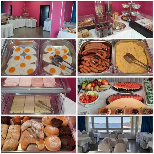 カシュテラにあるHotel Ballet Schoolの食べ物の絵画