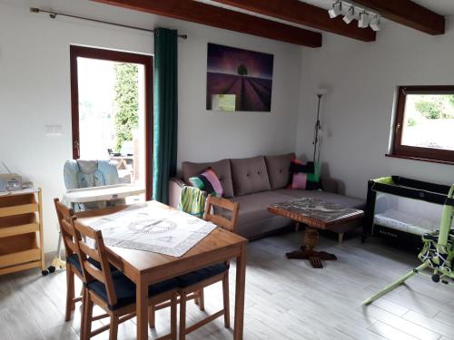 Posedenie v ubytovaní Apartament Fenowe Wzgórze