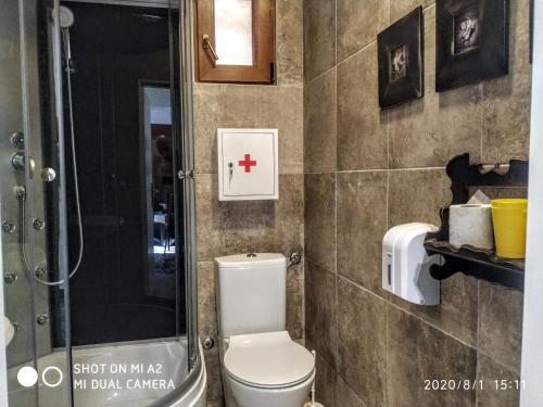 Un baño de Holiday home Haustor with Skadar lake view