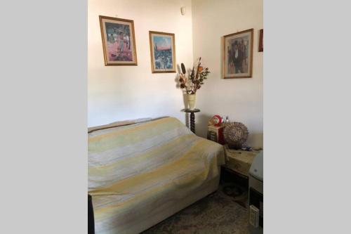 A seating area at CAPO PELORO RELAX