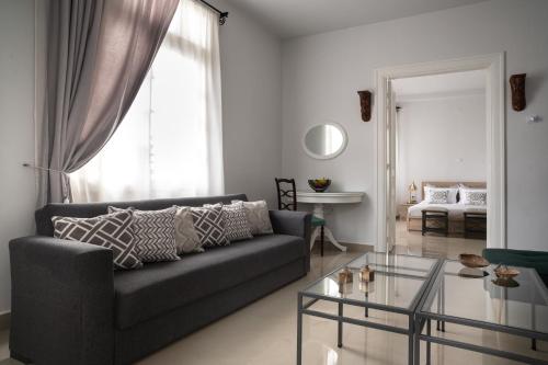 Polytimon, an Athenian neoclassical apartment