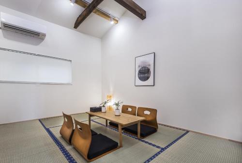 Posezení v ubytování Japan Sessions KANZAKI 01