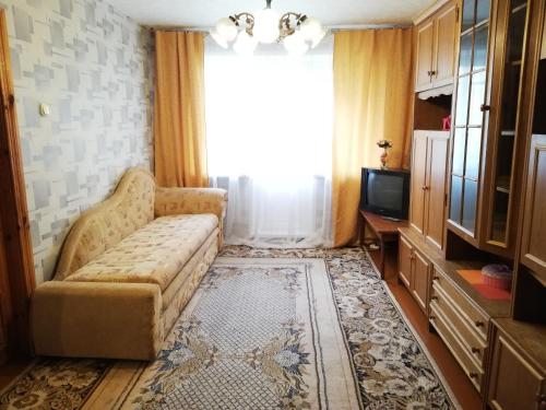 Uma área de estar em 1-комнатная на Ленина 13