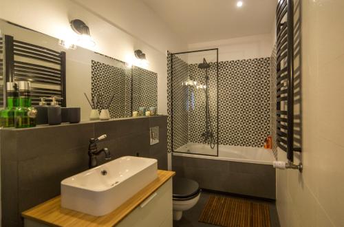 Kúpeľňa v ubytovaní PRZEPIĘKNY APARTAMENT w sercu Starego Miasta