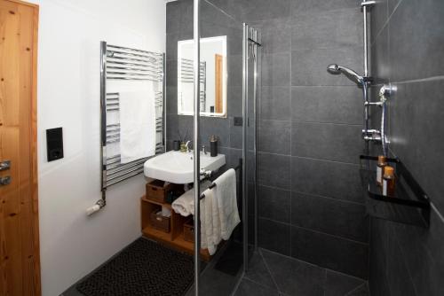 Kylpyhuone majoituspaikassa Landhaus Bergheimat