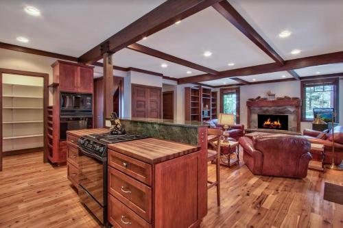 Gallery image of Cedar Crest - Owl Cottage 9 in Homewood