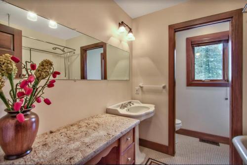 O baie la Cedar Crest - Owl Cottage 9