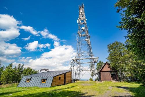 El edificio en el que está el chalet de montaña