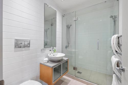 Ένα μπάνιο στο Waimahana Apartment 12