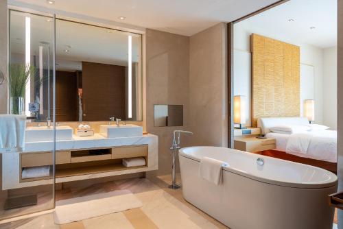 Phòng tắm tại Hyatt Regency Xiamen Wuyuanwan