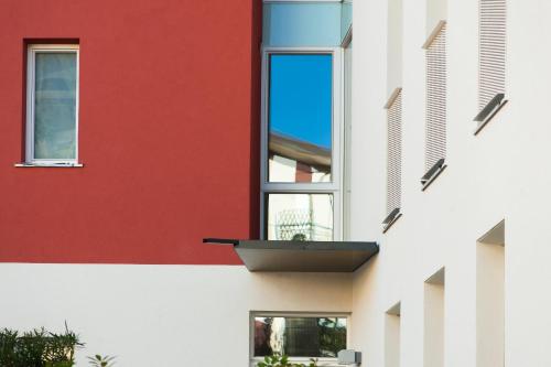 Το κτήριο όπου στεγάζεται  το διαμέρισμα