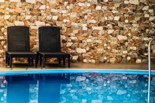 Bazén v ubytování Interhotel America nebo v jeho okolí