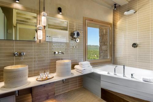 Un baño de Torre del Marqués - Small Luxury Hotels