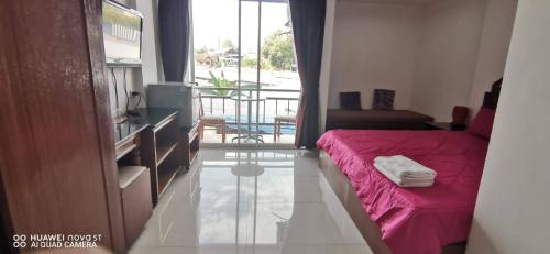 Кровать или кровати в номере Sure Guesthouse