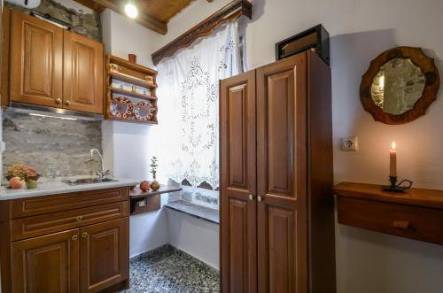 Kuhinja oz. manjša kuhinja v nastanitvi Venetiko Apartments