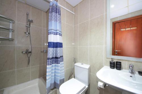 Vannituba majutusasutuses SHH - Furnished Studio in Palace Tower 2, Silicon Oasis