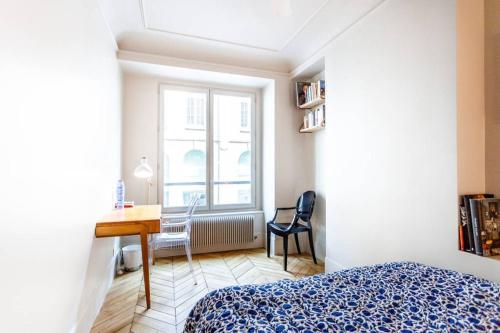 Champs-Élysées-Monceau-Luxury 2-Bedroom Apartment
