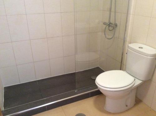 Ένα μπάνιο στο 3 Bed Apartment Condado de Alhama Golf Resort