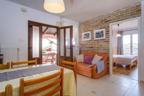 Ένα ή περισσότερα κρεβάτια σε δωμάτιο στο Apartmani Nadalina