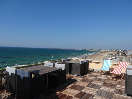 Les Ambassadeurs, Logis Hotel, sa crêperie et son rooftop - Saint Malo Plage