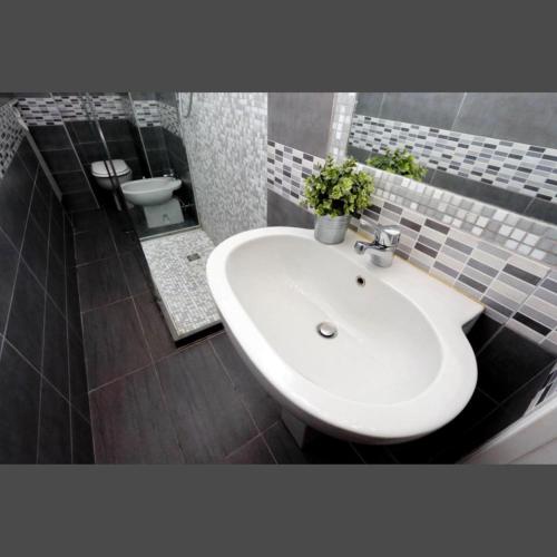 Trastevere Apartment up to 5 people - with separate Living Room - AC & WiFi