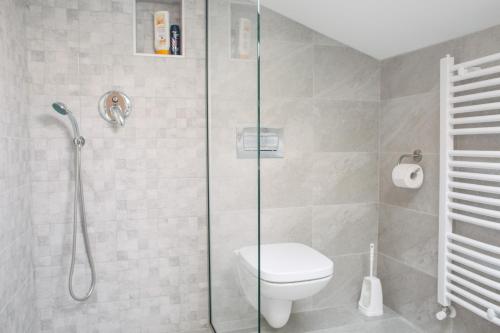 Ένα μπάνιο στο Apartment Finderli