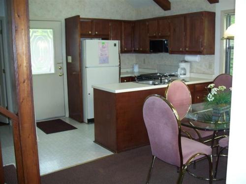 Kuchyň nebo kuchyňský kout v ubytování IGLS Resort Villas at Innsbruck