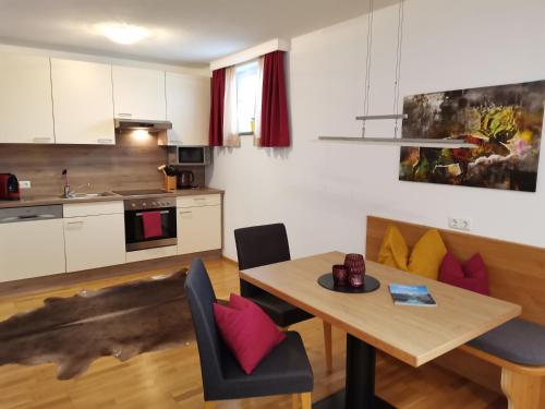 Kuchyň nebo kuchyňský kout v ubytování BERGHEIL Apartments
