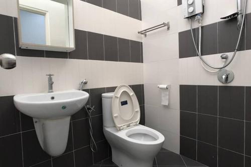 Gallery image of be.Animania -8-10mins Lost World Tambun -14-18pax in Ipoh