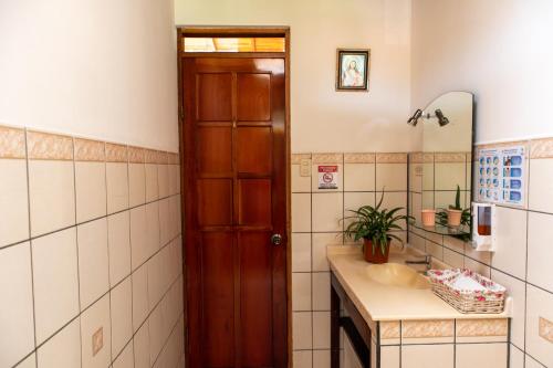 Gallery image of Hostel Bouganvilia Bed and Breakfast in San Ramón