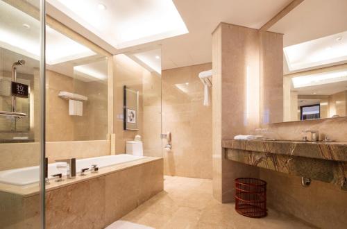 Koupelna v ubytování Shenzhen L.gem Hotel