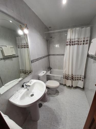 Ванная комната в Hostal Giadás