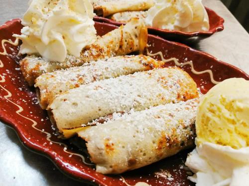 ホテルの敷地内または近くでの食事または食べ物