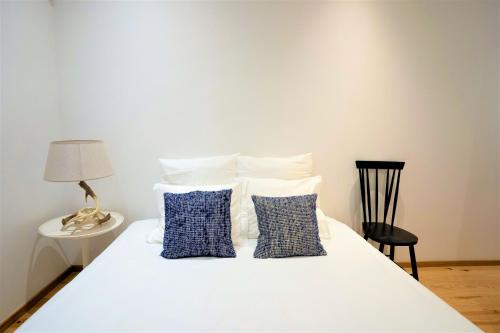 Downtown Porto Relaxed Apartment with Private Yard