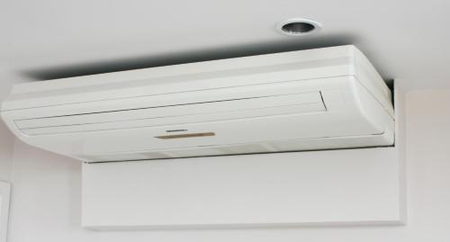 a recessed ceiling light in a room at Discoverequador in Tonsupa