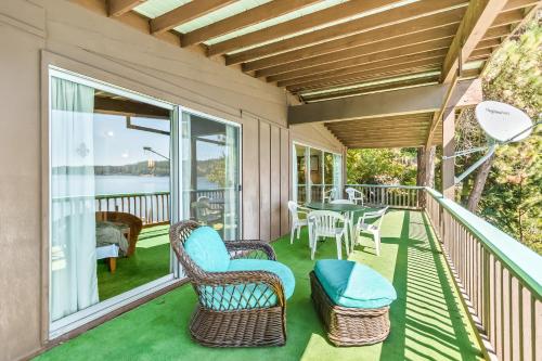 Φωτογραφία από το άλμπουμ του Mica Bay Serenity Cabin σε Mica