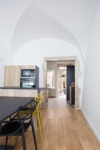 Η κουζίνα ή μικρή κουζίνα στο L'Aubertine - Appartement Hypercentre avec Terrasse