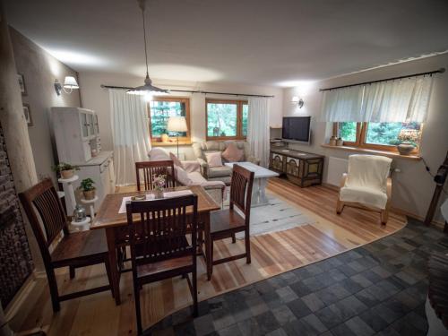 TATRAHOLIDAY - Apartament Pod Srebrzystą Sosną