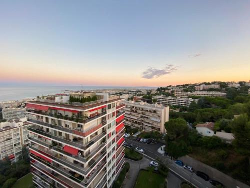 Appartement 2 pieces vue mer a Nice Fabron les Constellations Piscine 10mn promenade des Anglais
