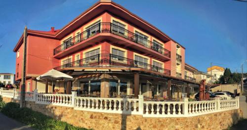 Gallery image of As Eiras Lires Hotel Restaurante in Lires