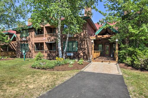 Fotografie z fotogalerie ubytování Resort Condo with Lake and Pool about 5 Mi to Flume Gorge! v destinaci Woodstock