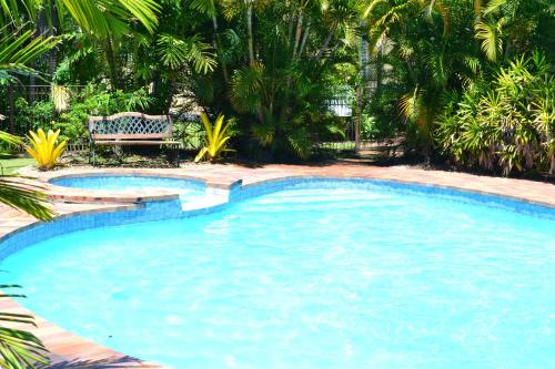 Rockhampton Riverside Central Hotel Officialの敷地内または近くにあるプール
