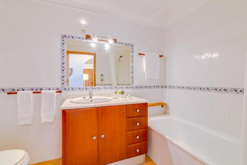 A bathroom at The Nest Apartment - Sea View - Faro