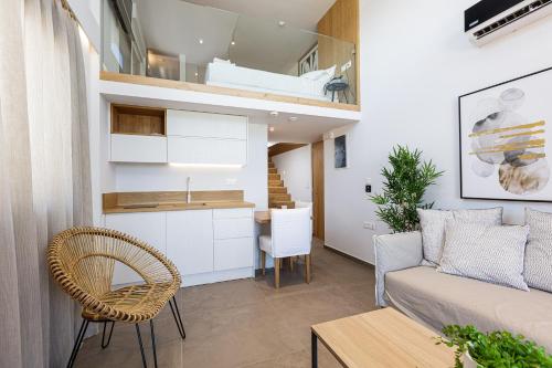 Χώρος καθιστικού στο North Coast Seaside Suites