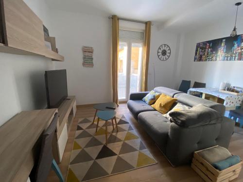 TV a/nebo společenská místnost v ubytování NERALE Loft Downtown Plaza Mercado