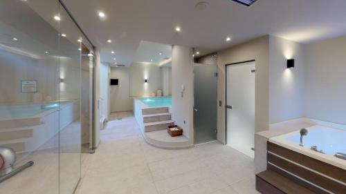 Elounda Spa Villa Crete - Ultimate Luxury Resort tesisinde bir banyo