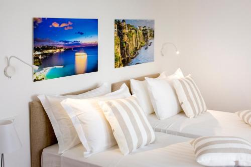 SorrentoVibes - Deluxe Home in Sorrento Old Town with Balconies photo 2