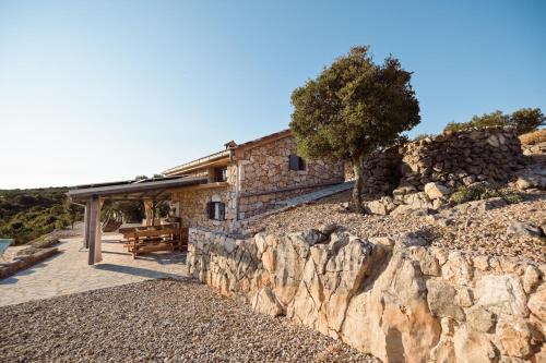 Heritage Stonehouse Jure